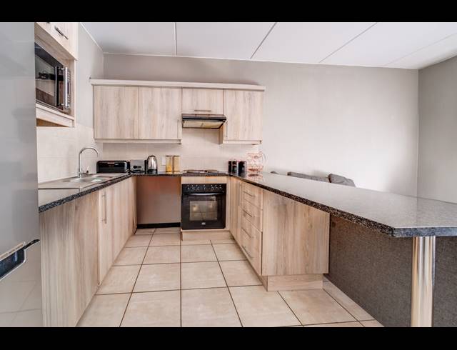 2 BEDROOM APARTMENT FOR SALE IN BARBEQUE DOWNS